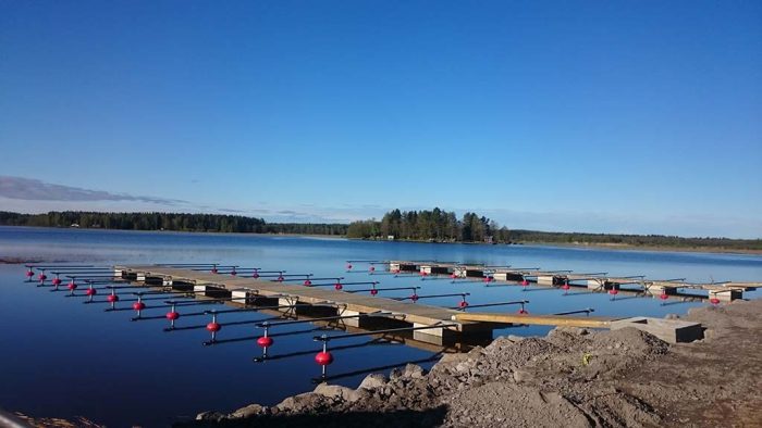 Trä/betongbrygga inkl. förankring och 6m y-bommar - Bild 2